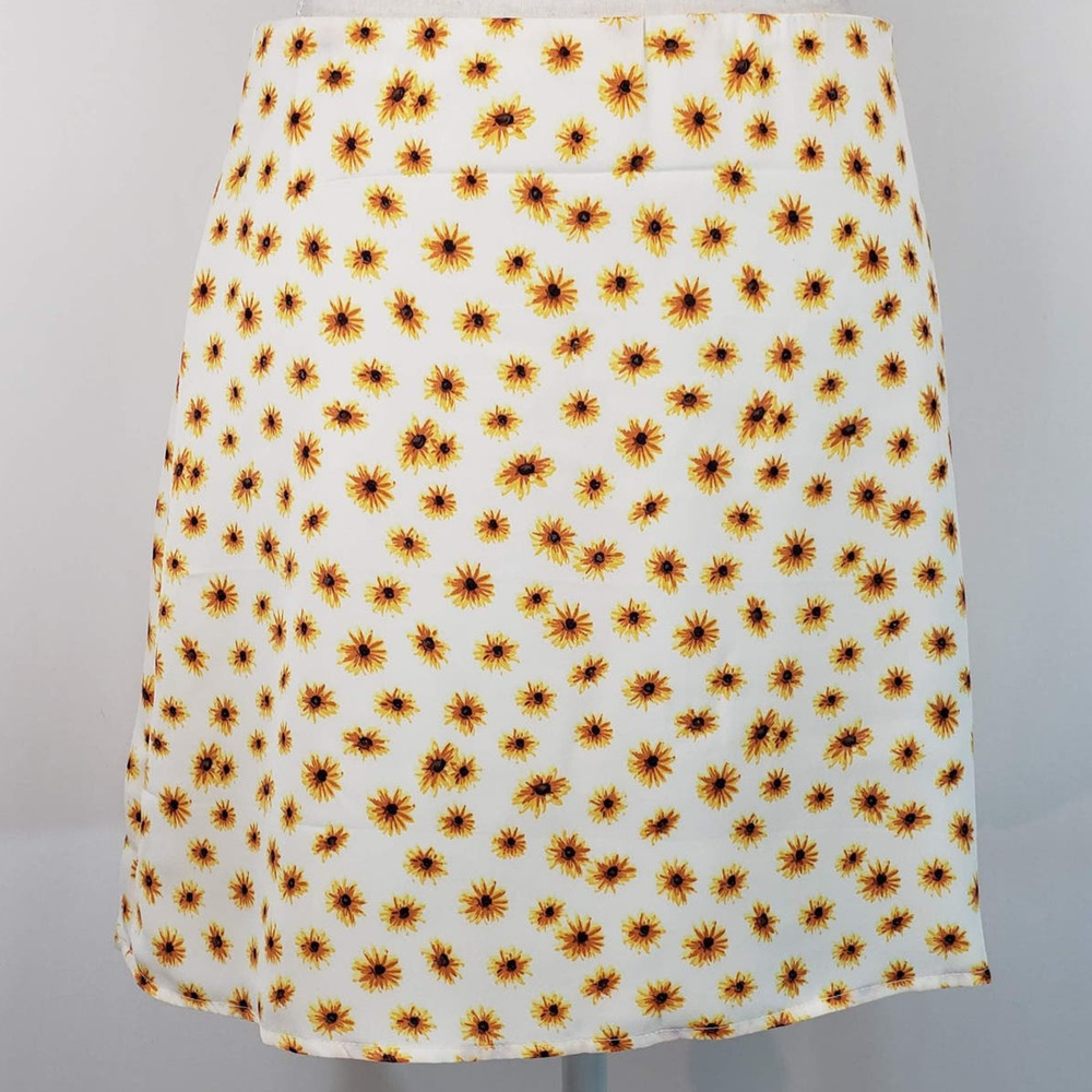 NWT WeWoreWhat 90s Style Yellow Ditsy Daisies Floral Mini Satin Slip Skirt M - Picture 3 of 14
